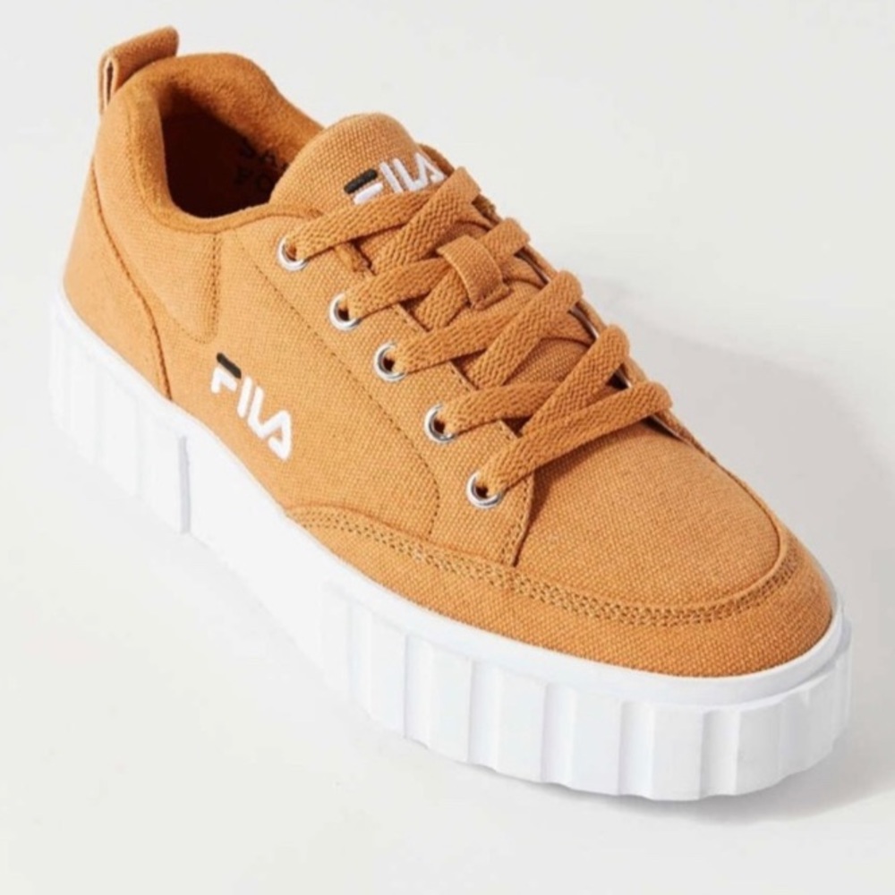 FILA UO Exclusive Sandblast Low Sneaker